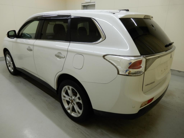 MITSUBISHI OUTLANDER 2013