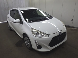 TOYOTA AQUA 2016