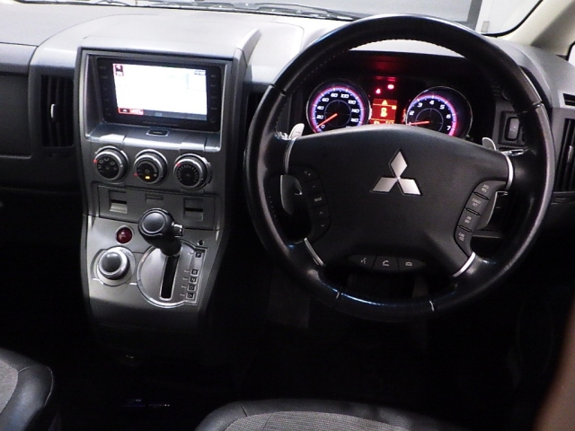 MITSUBISHI DELICA D5 2008