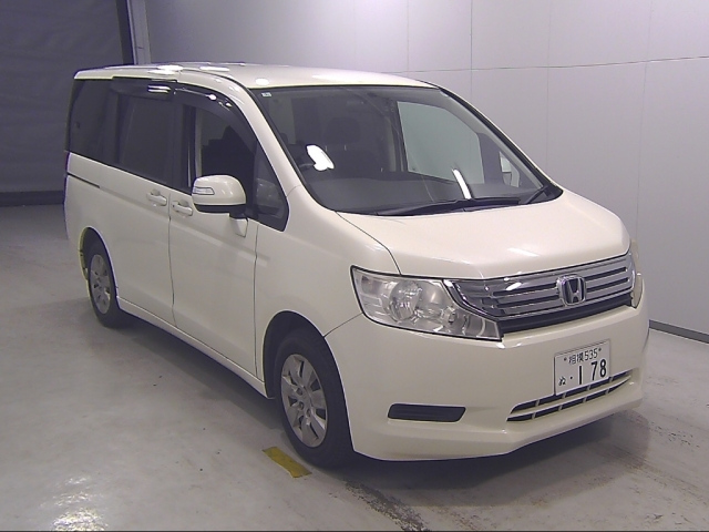 HONDA STEP WAGON 2012
