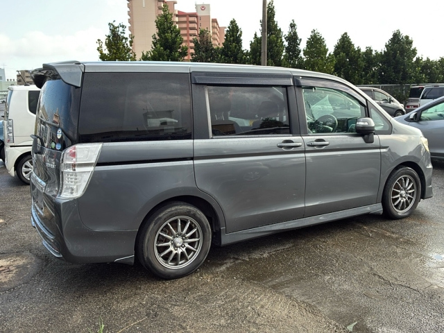 HONDA STEP WAGON 2010
