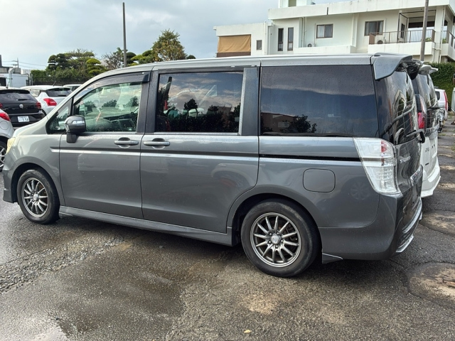 HONDA STEP WAGON 2010