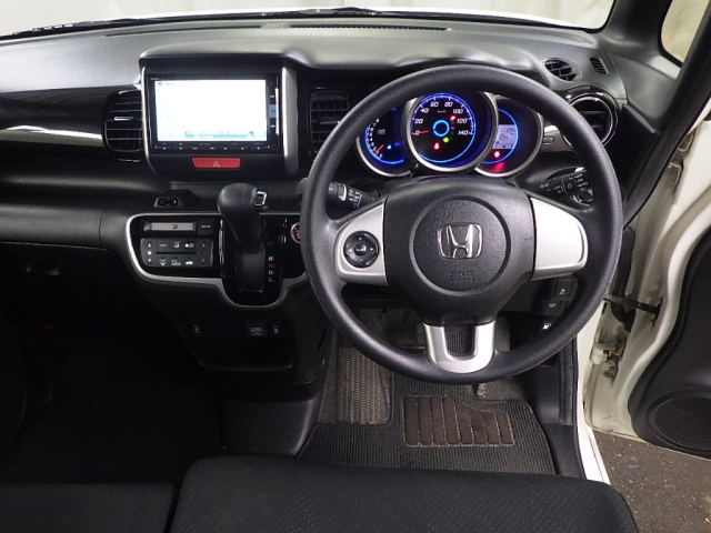 HONDA N BOX 2015