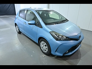 TOYOTA VITZ 2016