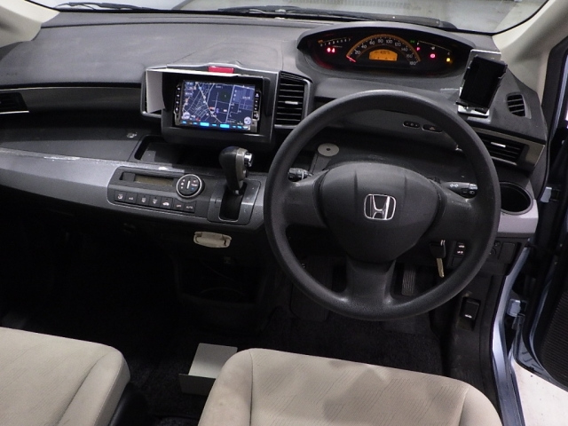 HONDA FREED 2009