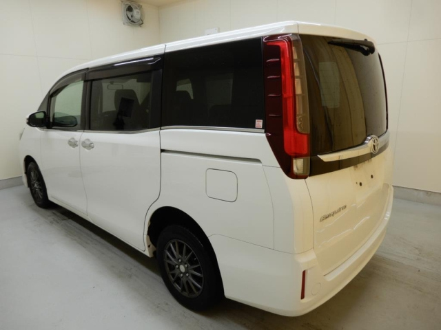 TOYOTA ESQUIRE 2015