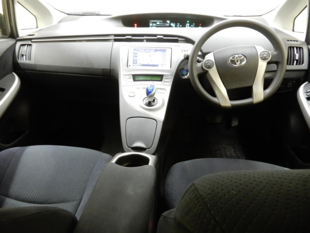 TOYOTA PRIUS 2012