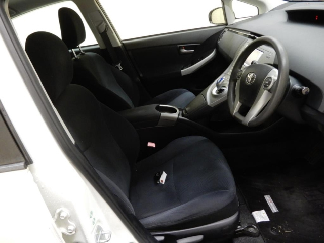 TOYOTA PRIUS 2012
