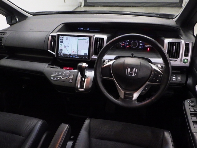 HONDA STEP WAGON 2012