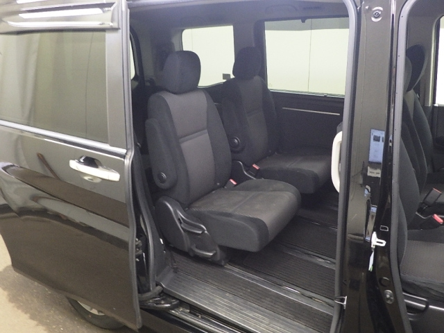 HONDA STEP WAGON 2016