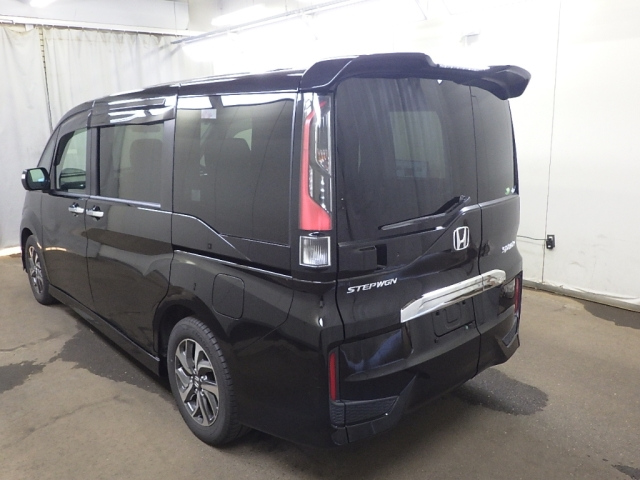 HONDA STEP WAGON 2016