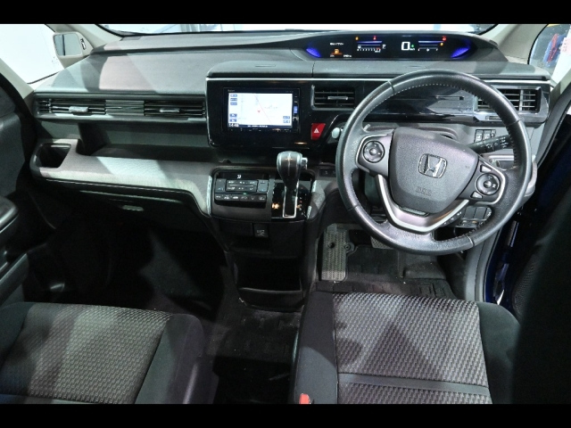 HONDA STEP WAGON 2017