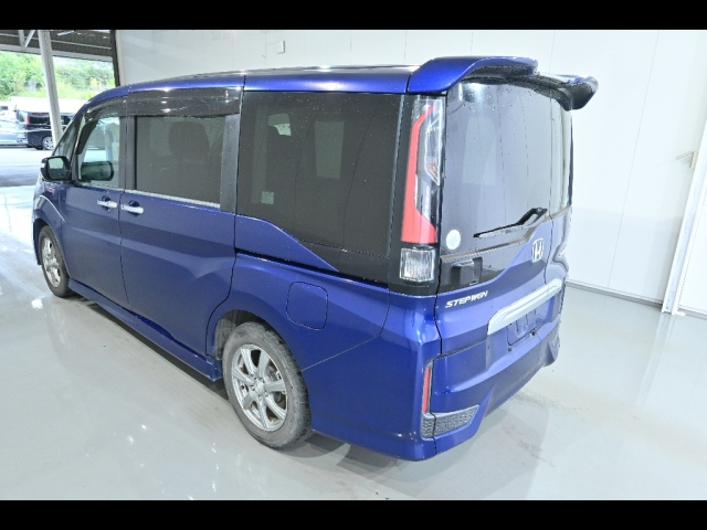 HONDA STEP WAGON 2017