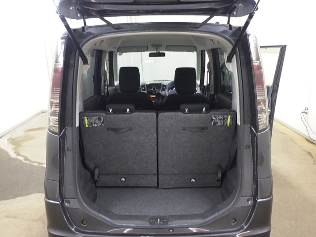 NISSAN ROOX 2013