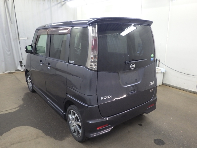 NISSAN ROOX 2013