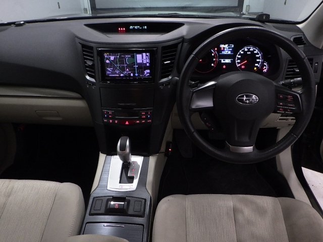 SUBARU LEGACY OUTBACK 2012