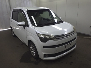 TOYOTA SPADE 2012