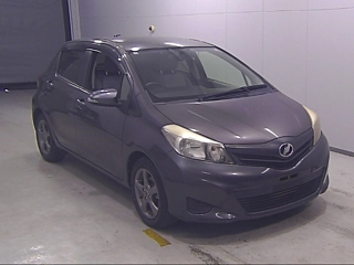 TOYOTA VITZ 2012