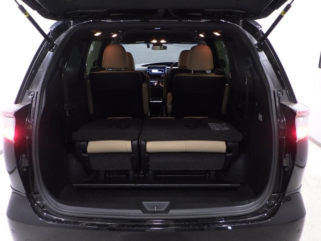 TOYOTA ESTIMA 2017