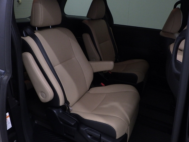 TOYOTA ESTIMA 2017