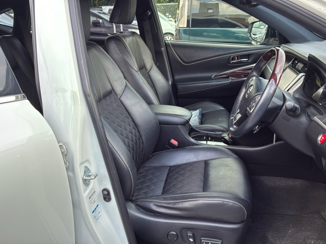 TOYOTA HARRIER 2014