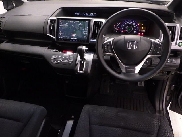HONDA STEP WAGON 2015