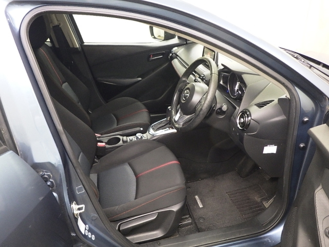 MAZDA DEMIO 2015