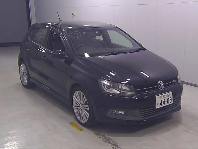 VOLKSWAGEN POLO 2016