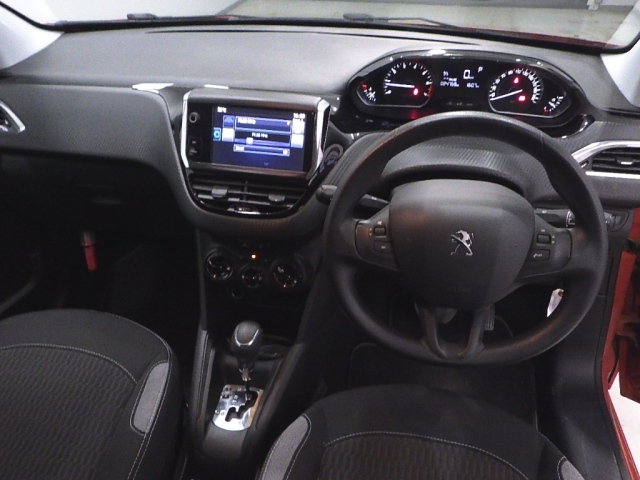 PEUGEOT 208 2016