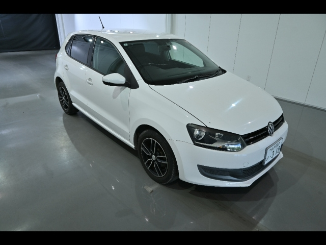 VOLKSWAGEN POLO 2013