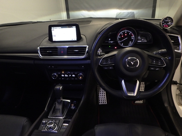 MAZDA AXELA 2016