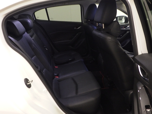 MAZDA AXELA 2016