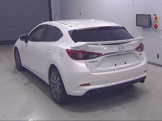 MAZDA AXELA 2016