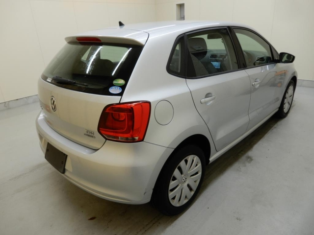 VOLKSWAGEN POLO 2012