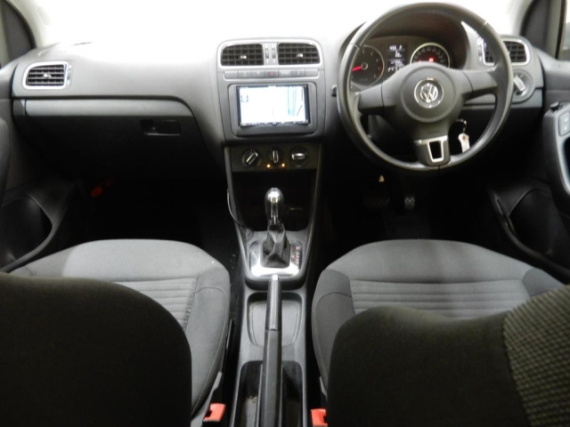 VOLKSWAGEN POLO 2012