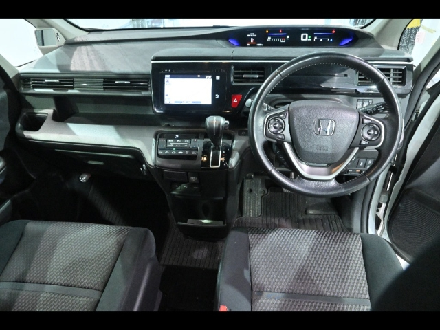 HONDA STEP WAGON 2015