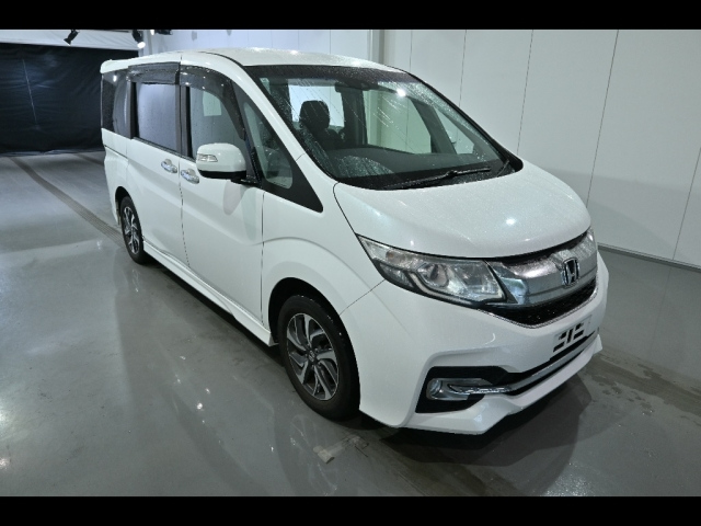 HONDA STEP WAGON 2015