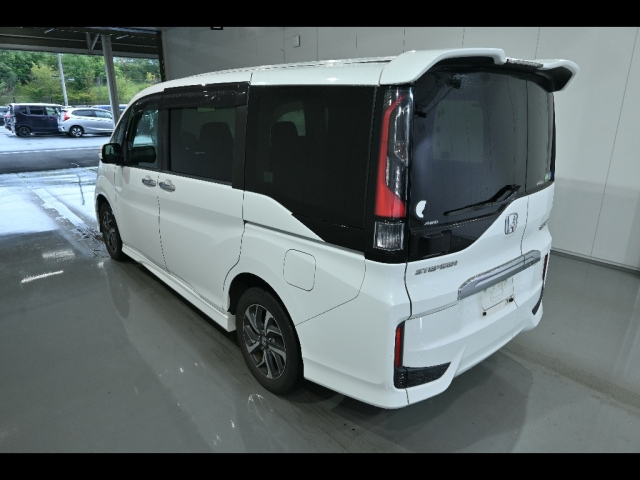 HONDA STEP WAGON 2015