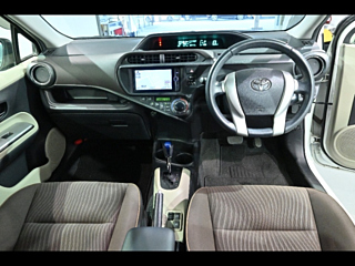 TOYOTA AQUA 2013