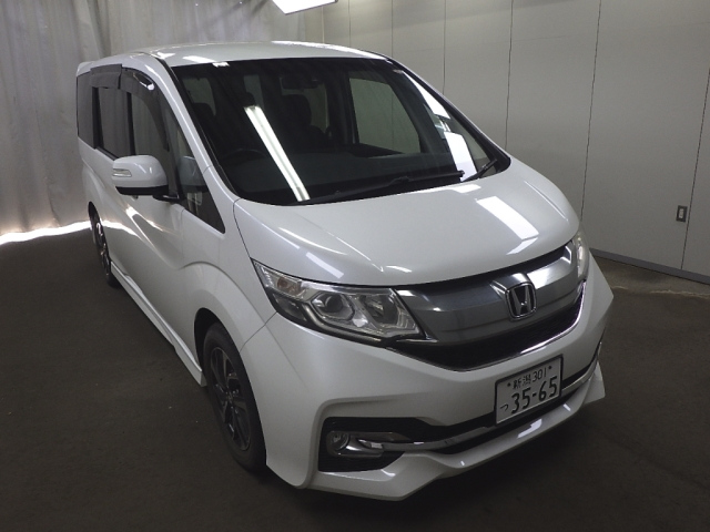 HONDA STEP WAGON 2016