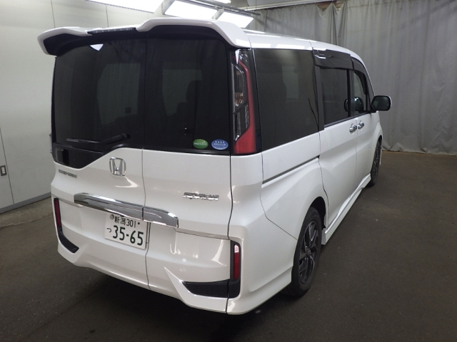 HONDA STEP WAGON 2016