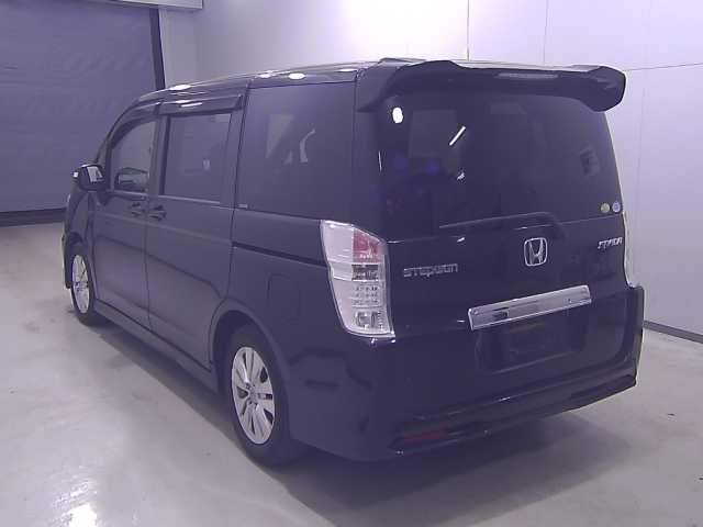 HONDA STEP WAGON 2010