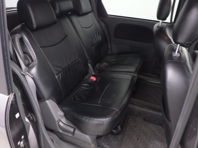 TOYOTA SIENTA 2013