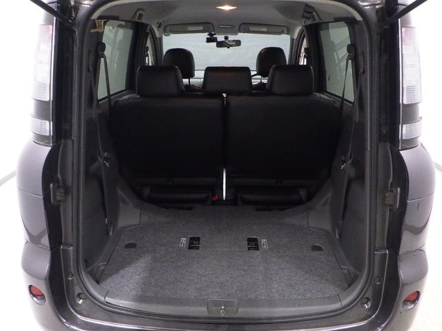 TOYOTA SIENTA 2013