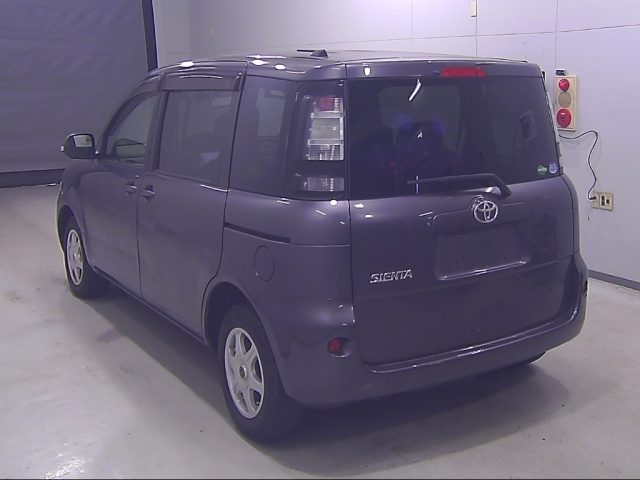 TOYOTA SIENTA 2013