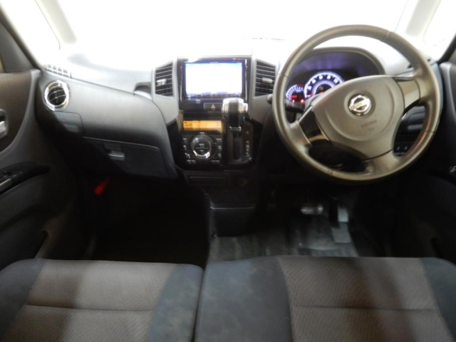 NISSAN ROOX 2012