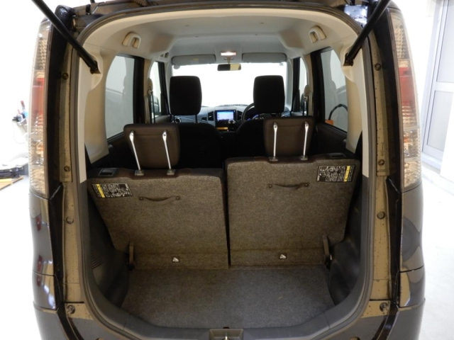 NISSAN ROOX 2012