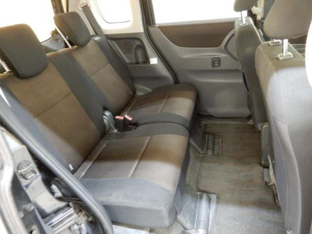 NISSAN ROOX 2012
