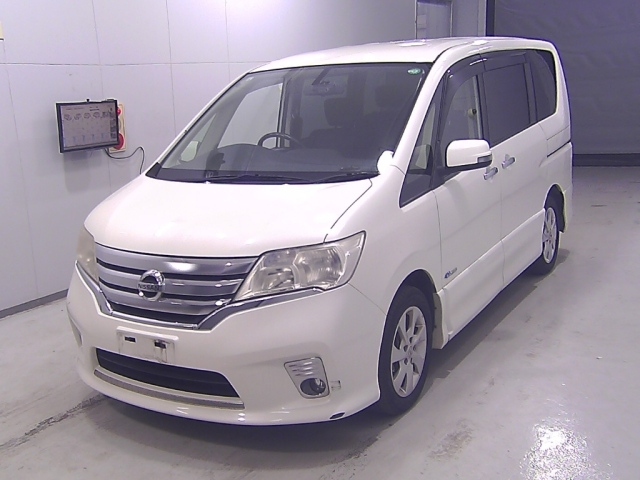 NISSAN SERENA 2013