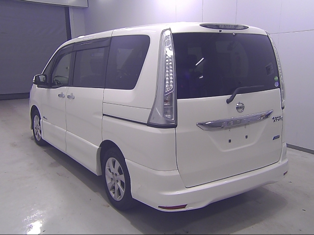NISSAN SERENA 2013
